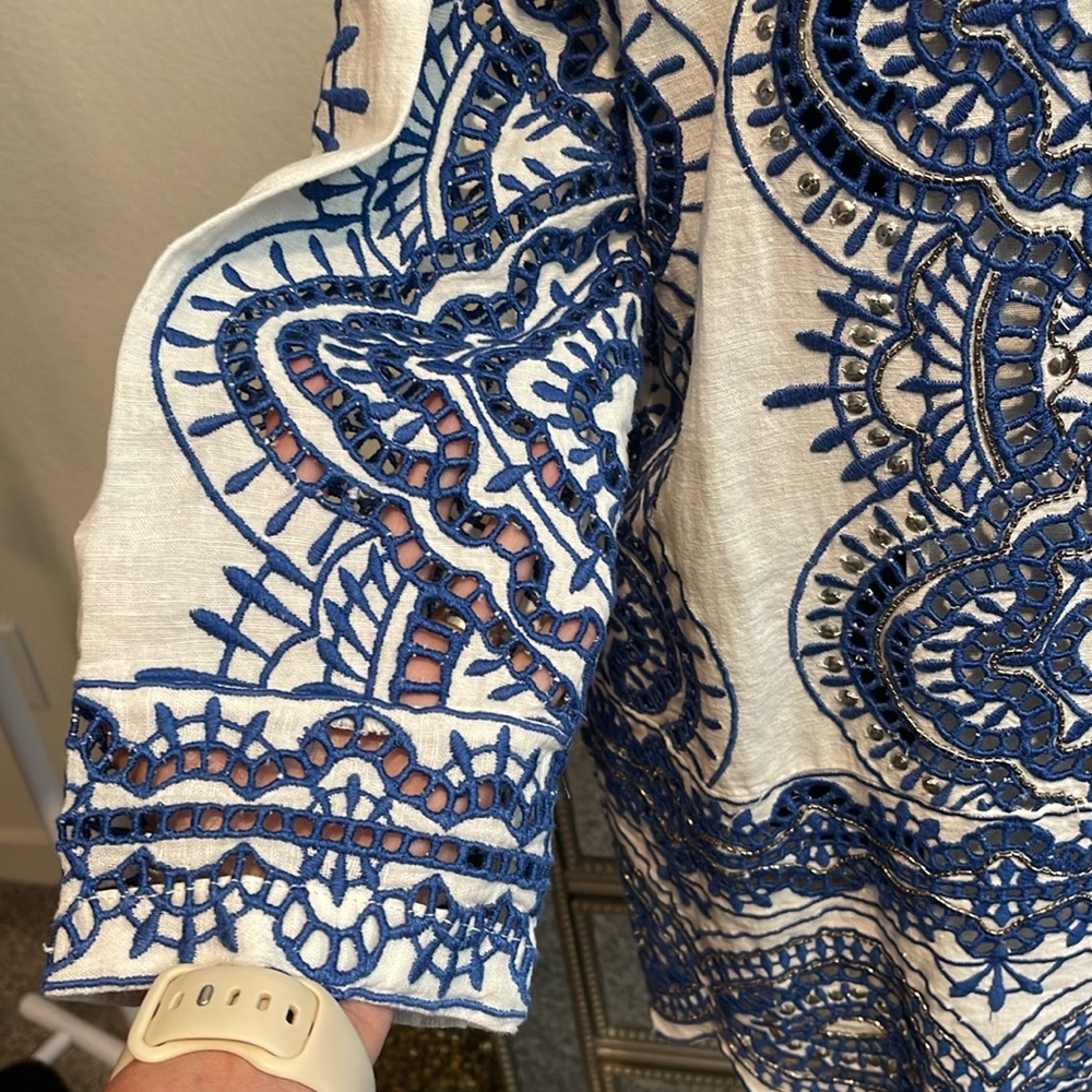 Chico’s Blue and White Embroidered Scalloped-Hem Jacket Size M - Picture 6 of 12